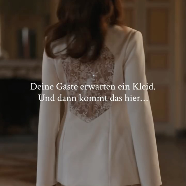 Man erwartet ein Kleid. Und dann kommt DAS 🔥
Ein Zweiteiler mit Spitze und Blazer ist kein Ersatz für ein Brautkleid. Er ist eine bewusste Entscheidung! ✨

Für Bräute, die:
✨ auffallen wollen, ohne verkleidet zu sein
✨ Mode lieben und Haltung zeigen
✨ ihr Standesamt genauso feiern wie den großen Tag
✨ Wow-Momente lieben

Wenn du dir beim Anblick denkst: „Genau so will ich mich fühlen“, dann bist du wahrscheinlich näher an deinem perfekten Look, als du denkst 🤍

#standesamtlook #zweiteilerfürbräute #modernbride #bridalinspo #brautstyling #bridalfashion #hochzeitsinspiration #brautmode #brautboutique
#civilwedding #fashionbride