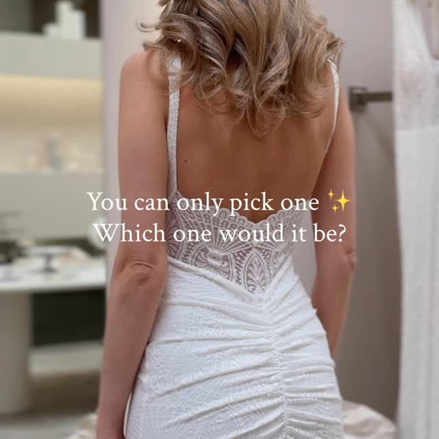 Same dress - but the veil changes everything 🤍
Viele Bräute unterschätzen total, wie sehr ein Schleier den ganzen Look verändern kann. Plötzlich wirkt alles ganz anders…mal weich und romantisch, mal clean und modern. Und genau deshalb gibt es hier auch kein richtig oder falsch.
Also jetzt mal ehrlich…& nicht zu lange überlegen 🤫Welcher ist deiner – 1, 2 oder 3? ✨
VEIL
SCHLEIER
BRAUT
BRAUTKLEID