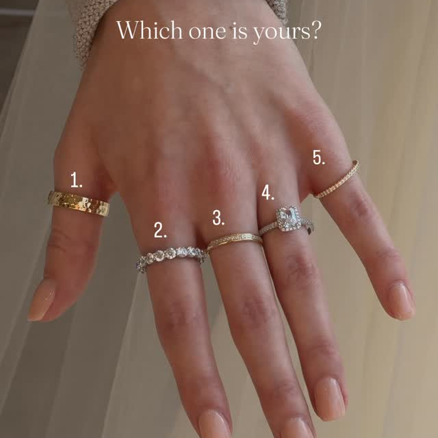 Which of these rings would you say yes to? ✨

Der Moment, auf den alles hinausläuft…und dann ist da dieser eine Ring 🥹 Bei uns in der Juwelblüte kannst du deinen Verlobungsring 💍 und auch eure Trauringe ganz nach euren Vorstellungen konfigurieren - in Köln, Krefeld & Düsseldorf.

Ob klassisch, ausgefallen oder komplett einzigartig: Wir finden gemeinsam genau das, was zu euch passt. Wir beraten euch super gerne persönlich und nehmen uns Zeit für eure Wünsche 🤍

Also: Für welchen Ring würdest du dich entscheiden? 👇 @rauschmayerjewelry ✨

RINGS
RINGE
VERLOBUNG
BRAUTBLÜTE