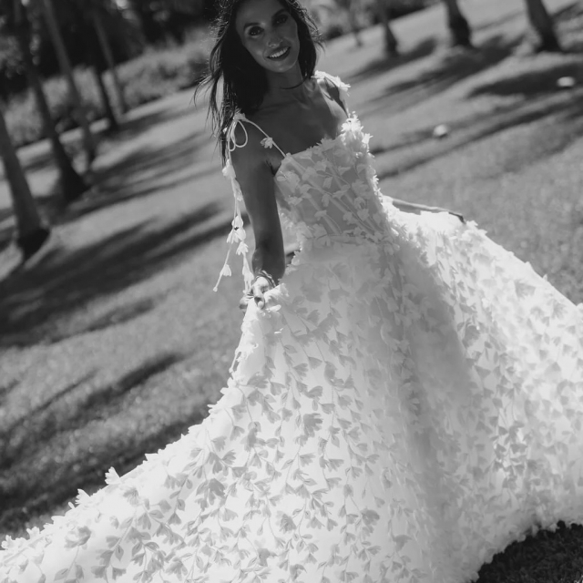 Hey SAKURA & TUBEROSE by @alenaleenabridal 🌼 Diese wunderschönen Brautkleider sind ganz neu bei uns eingetroffen und was sollen wir sagen? 🥹 Wir sind verliebt! Würdet ihr sie bei eurem Fitting bei uns anprobieren? 🫶🏼 #alenaleenabridal 

BRAUTBLÜTE 
BRAUTKLEID
BRIDETOBE