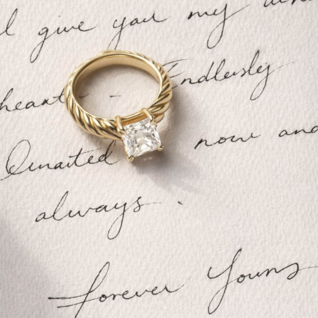 Dein Ring, deine Geschichte 🤍 Bei uns findest du Trau- & Verlobungsringe von @rauschmayerjewelry die du ganz individuell gestalten kannst ✨ Ob Größe des Brillanten, Farbe oder Details…du entscheidest, was zu dir und eurer Geschichte passt. So entsteht ein Ring, der wirklich einzigartig ist.

Du kannst deine Ringe ganz entspannt an all unseren Standorten in Düsseldorf, Köln und Krefeld konfigurieren 🫶🏼 #trauringe #verlobungsringe

BRAUT
RINGE
BRAUTBLÜTE