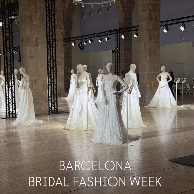 Brautblüte Edition – Barcelona Bridal Fashion Week 2026 ✨

Vier aufregende Tage voller neuer Impulse, inspirierender Designs und spannender Trends aus der internationalen Bridal Fashion.

Jedes Jahr sind wir aufs Neue fasziniert, wie sich zeitlose, klassische Silhouetten immer mehr mit modernen Couture-Einflüssen aus der Fashion-Welt verbinden. Genau diese Mischung macht die kommenden Kollektionen so besonders.

Wir nehmen ganz viel Inspiration mit – und freuen uns jetzt schon riesig darauf, euch die neue Saison bei uns im Store zu zeigen 🤍

#barcelonabridalweek #bridalfashion #brautblüte #bridetrends #weddinginspiration