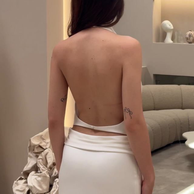 Es passt auch einfach so gut zu unserer Lina 🤍 wirklich ein Traumkleid von @mwlbride ✨ Würdet ihr auch ein Brautkleid in diesem Stil bei ihr sehen? Wir sind gespannt 🤭 #bridetobe #bridalstylist