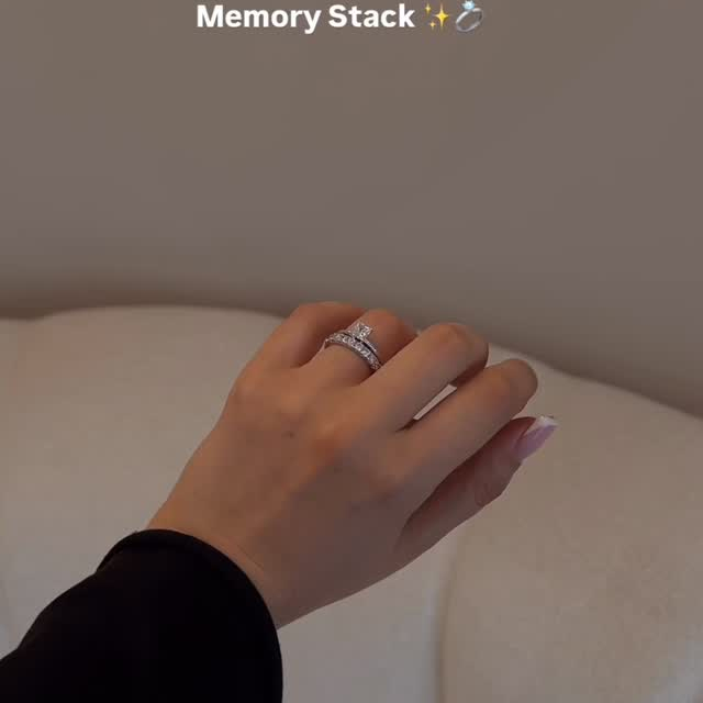 Ein Ring erzählt eure Geschichte. Mehrere erzählen Kapitel für Kapitel 🤍 Ob Verlobungsring, Ehering oder ein weiterer Ring für einen besonderen Meilenstein, ein Ring-Stack wächst mit euren Erinnerungen und wird mit der Zeit immer persönlicher ✨ Welcher ist euer Favorit? #ringe #verlobung #meilensteine
