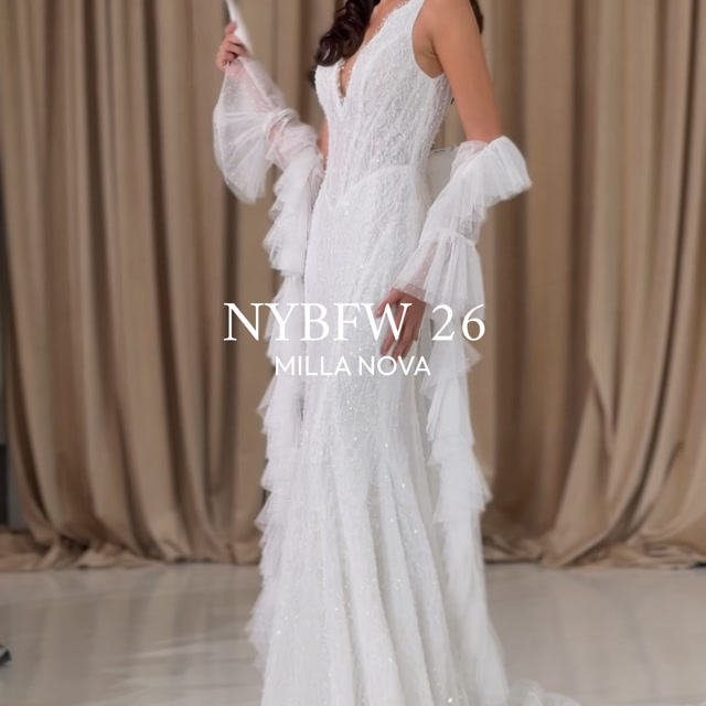 New York Magic with @millanova ✨ Wir sind immer noch absolut geflasht von all den Eindrücken hier auf der New York Bridal Fashion Week! Gestern ging es für uns direkt zu Milla Nova in den exklusiven Showroom und zur Runway Show 🤍 Die neuen Modelle sind absolute Meisterwerke und wir können es kaum erwarten, diese nach Deutschland in unsere @brautbluete Stores zu holen!